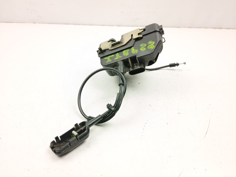Recambio de cerradura puerta trasera izquierda para renault laguna ii (bg0/1_) 1.9 dci referencia OEM IAM 8200000657  