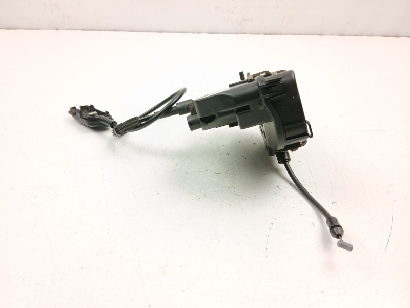 Recambio de cerradura puerta trasera izquierda para renault laguna ii (bg0/1_) 1.9 dci referencia OEM IAM 8200000657  