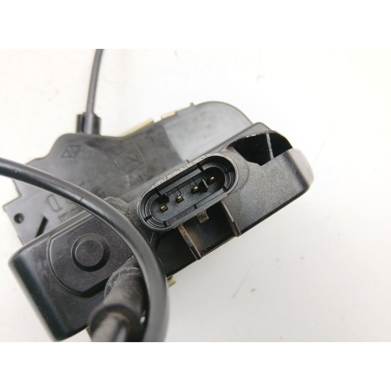 Recambio de cerradura puerta trasera derecha para renault laguna ii (bg0/1_) 1.9 dci referencia OEM IAM 8200000658  