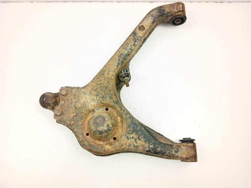 Recambio de brazo suspension inferior delantero izquierdo para suzuki vitara 1.9 d referencia OEM IAM 4520256B01  