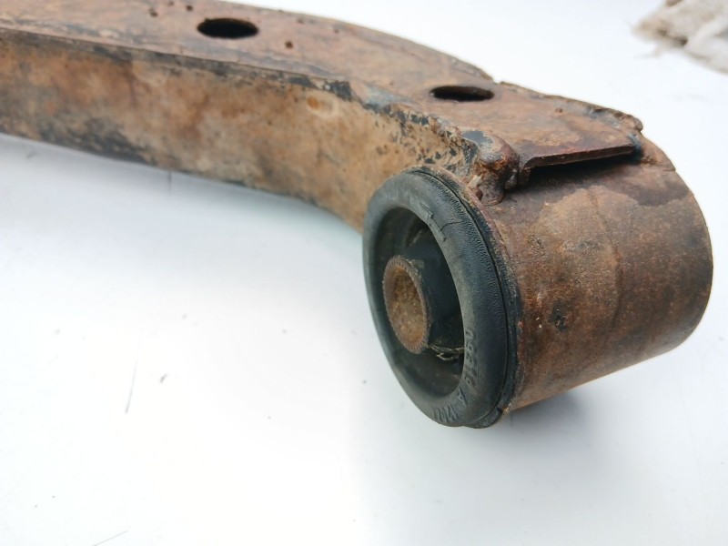 Recambio de brazo suspension inferior delantero derecho para suzuki vitara 1.9 d referencia OEM IAM 4520156B01  