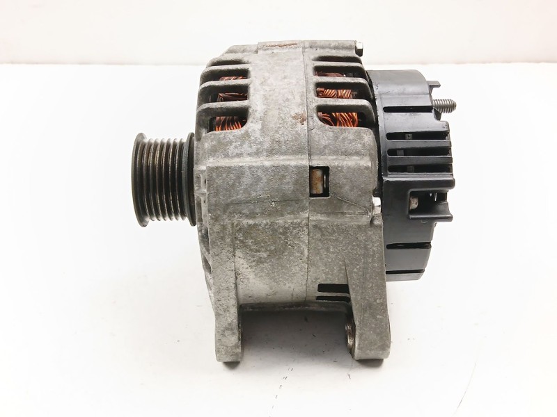 Recambio de alternador para nissan primera 1.9 d referencia OEM IAM 8200495305 SG12B098 