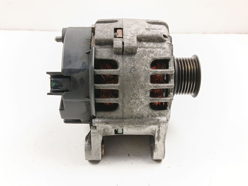 Recambio de alternador para nissan primera 1.9 d referencia OEM IAM 8200495305 SG12B098 