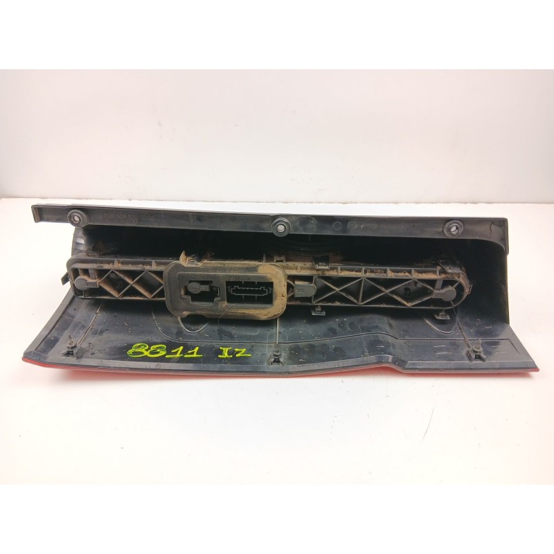 Recambio de piloto trasero izquierdo para volkswagen crafter 30-35 autobús (2e_) 2.5 tdi referencia OEM IAM 2E0945095  