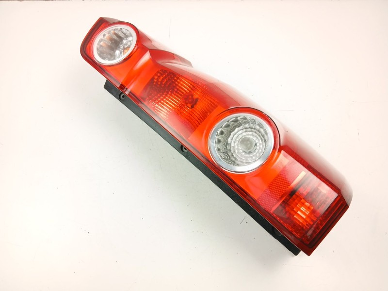 Recambio de piloto trasero derecho para volkswagen crafter 30-35 autobús (2e_) 2.5 tdi referencia OEM IAM 2E0945096  