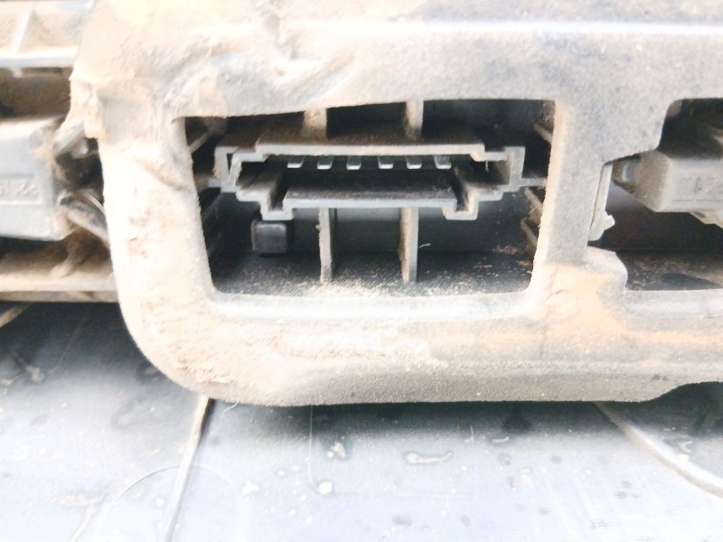 Recambio de piloto trasero derecho para volkswagen crafter 30-35 autobús (2e_) 2.5 tdi referencia OEM IAM 2E0945096  