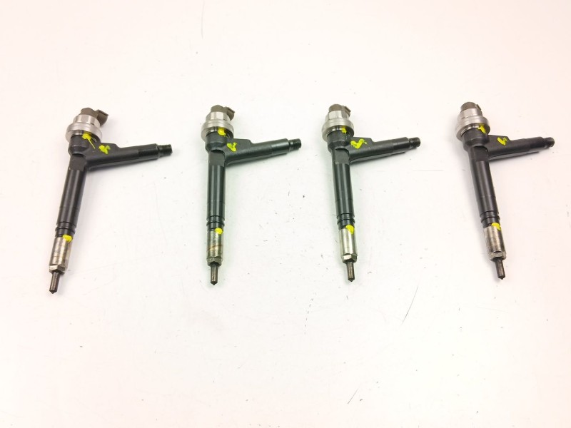 Recambio de inyectores juego para opel combo furgoneta/monovolumen 1.7 cdti 16v referencia OEM IAM 8973138613  