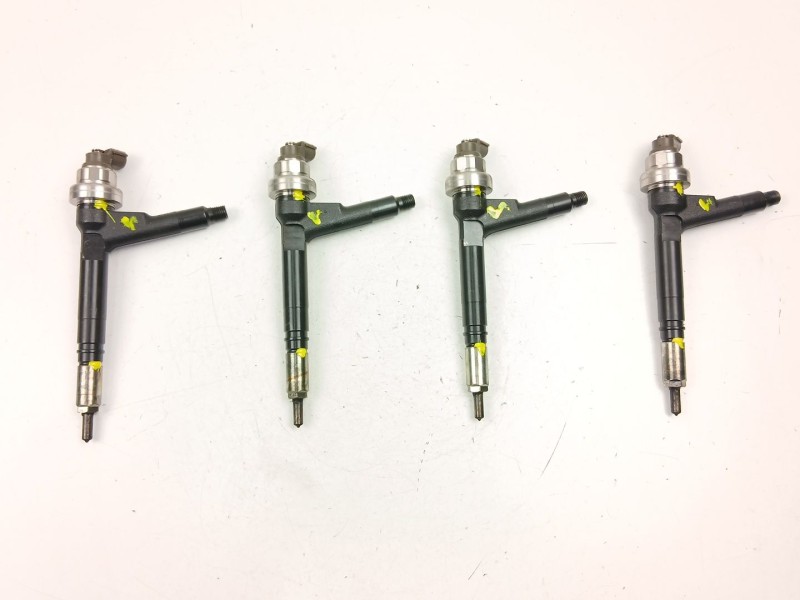 Recambio de inyectores juego para opel combo furgoneta/monovolumen 1.7 cdti 16v referencia OEM IAM 8973138613  