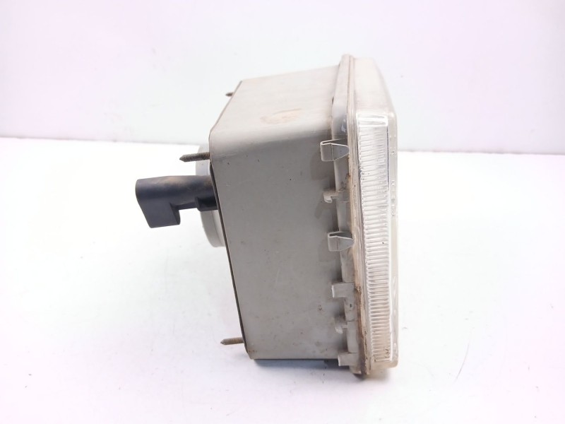 Recambio de faro izquierdo para nissan trade caja/chasis 2.8 d referencia OEM IAM 015065230  