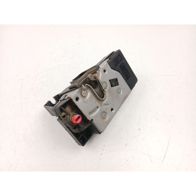 Recambio de cerradura puerta trasera derecha para opel combo furgoneta/monovolumen 1.7 cdti 16v referencia OEM IAM 13157757  