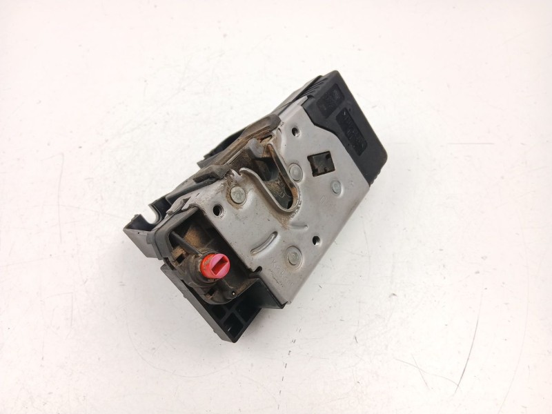 Recambio de cerradura puerta trasera derecha para opel combo furgoneta/monovolumen 1.7 cdti 16v referencia OEM IAM 13157757  