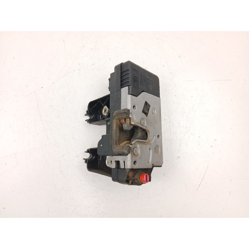 Recambio de cerradura puerta trasera derecha para opel combo furgoneta/monovolumen 1.7 cdti 16v referencia OEM IAM 13157757  