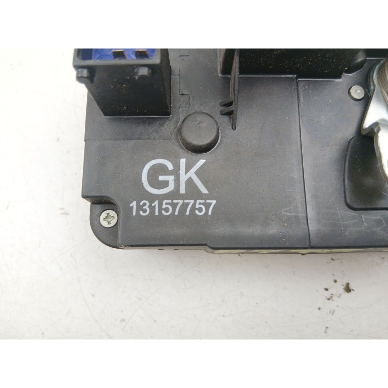 Recambio de cerradura puerta trasera derecha para opel combo furgoneta/monovolumen 1.7 cdti 16v referencia OEM IAM 13157757  