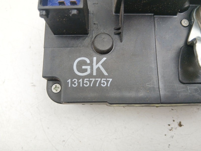 Recambio de cerradura puerta trasera derecha para opel combo furgoneta/monovolumen 1.7 cdti 16v referencia OEM IAM 13157757  