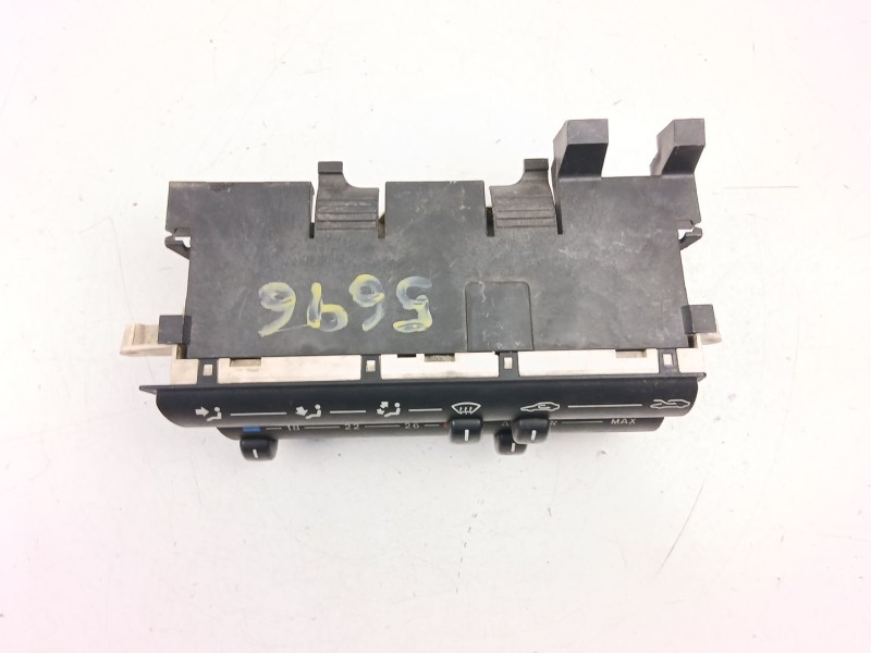 Recambio de mandos calefaccion aire para citroën xantia 2.1 td referencia OEM IAM 95668117  