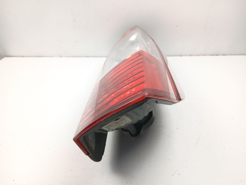 Recambio de piloto trasero izquierdo para peugeot boxer autobús 3.0 hdi 145 referencia OEM IAM 1365776080  