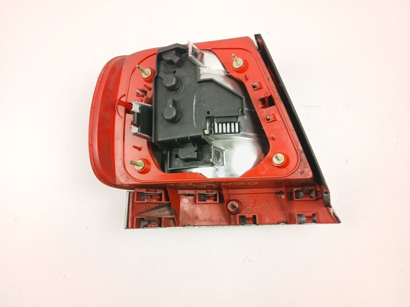 Recambio de piloto trasero derecho para audi a4 1.9 d referencia OEM IAM 8D0945112D  