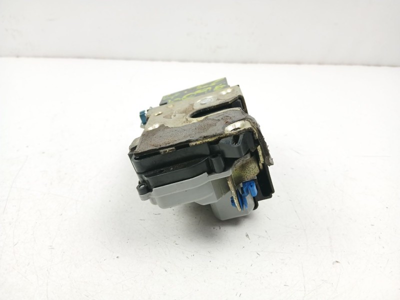 Recambio de cerradura puerta delantera izquierda para citroën xantia 2.0 hdi referencia OEM IAM 9135H8  