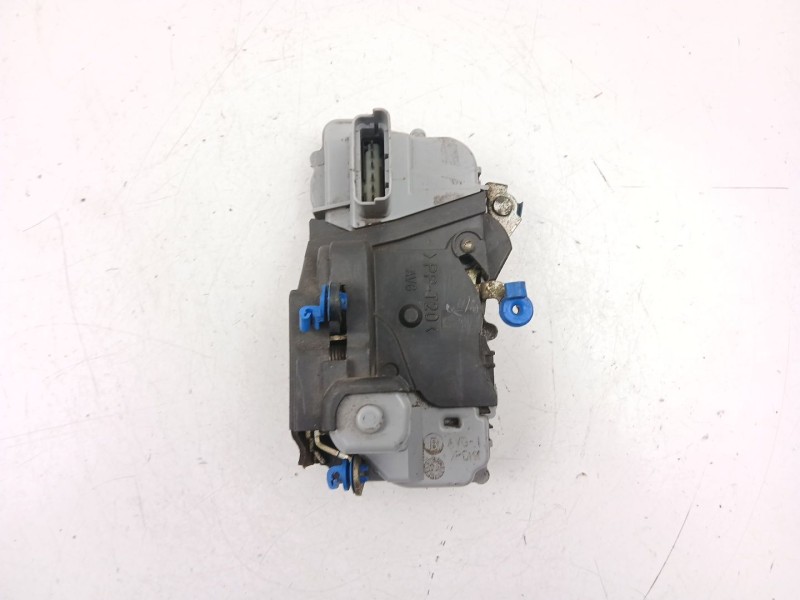 Recambio de cerradura puerta delantera izquierda para citroën xantia 2.0 hdi referencia OEM IAM 9135H8  