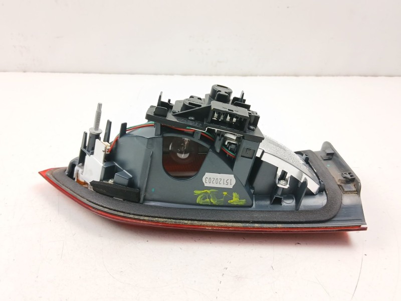 Recambio de piloto porton izquierdo para bmw x1 (f48) sdrive 18 d referencia OEM IAM 7350697  