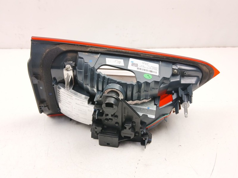 Recambio de piloto porton derecho para bmw x1 (f48) sdrive 18 d referencia OEM IAM 7350698  