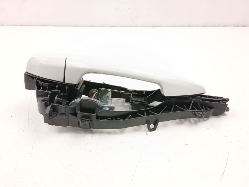 Recambio de manilla delantera derecha para bmw x1 (f48) sdrive 18 d referencia OEM IAM 51217401210  