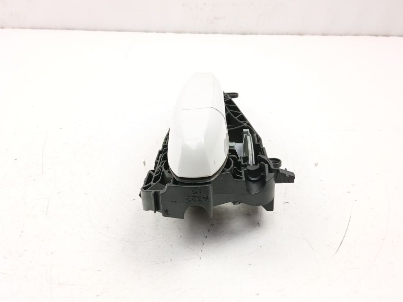 Recambio de manilla delantera derecha para bmw x1 (f48) sdrive 18 d referencia OEM IAM 51217401210  