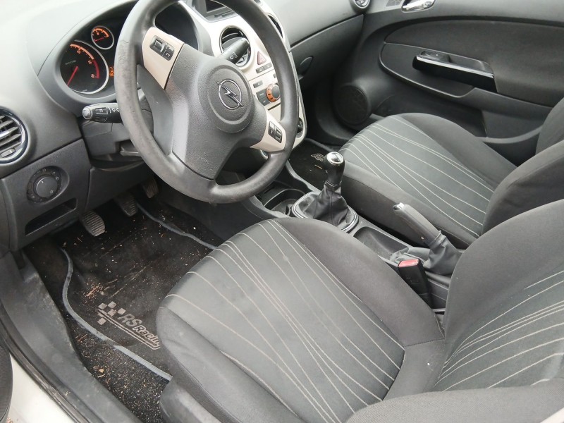 opel corsa d (s07) del año 2006