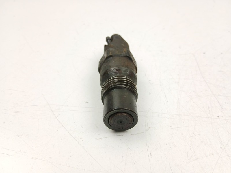 Recambio de inyectores juego para nissan trade caja/chasis 2.8 d referencia OEM IAM 745000580 LCC6702501C 