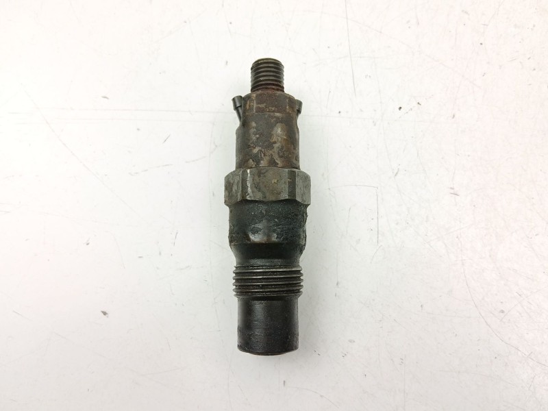 Recambio de inyectores juego para nissan trade caja/chasis 2.8 d referencia OEM IAM 745000580 LCC6702501C 