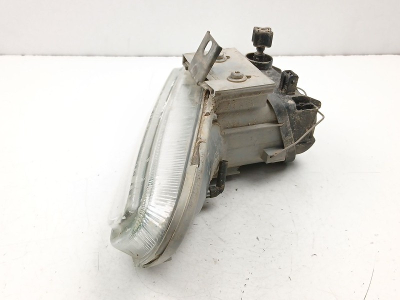 Recambio de antiniebla izquierdo para peugeot 406 (8b) 1.9 td referencia OEM IAM 6204N3  