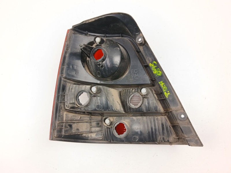 Recambio de piloto trasero derecho para kia sorento i (jc) 2.5 crdi referencia OEM IAM 924023E010  