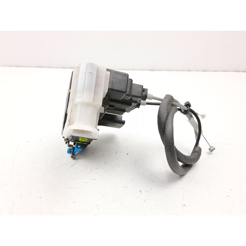 Recambio de cerradura puerta delantera derecha para hyundai i20 i (pb, pbt) 1.1 crdi referencia OEM IAM 813201J030  