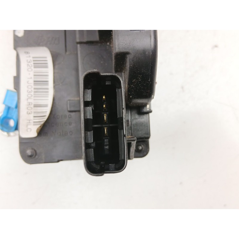 Recambio de cerradura puerta delantera derecha para hyundai i20 i (pb, pbt) 1.1 crdi referencia OEM IAM 813201J030  