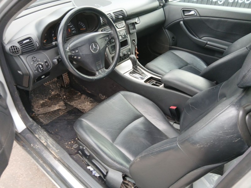 Recambio de carroceria para mercedes-benz clase c (w203) c 220 cdi (203.006) referencia OEM IAM   