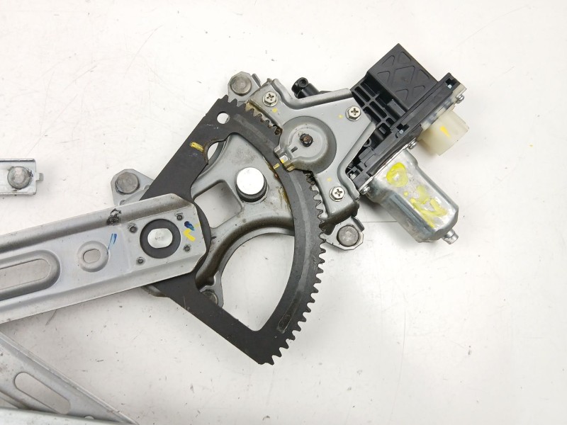 Recambio de elevalunas delantero izquierdo para hyundai i20 i (pb, pbt) 1.1 crdi referencia OEM IAM 988101J110  