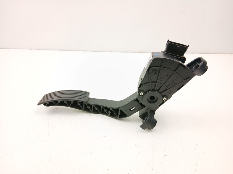 Recambio de potenciometro aceleracion para hyundai i20 i (pb, pbt) 1.1 crdi referencia OEM IAM 351904A700  