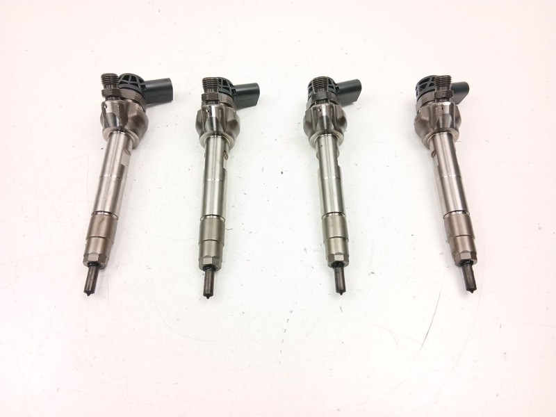 Recambio de inyectores juego para bmw x1 (f48) sdrive 18 d referencia OEM IAM 8514146 0445110613 