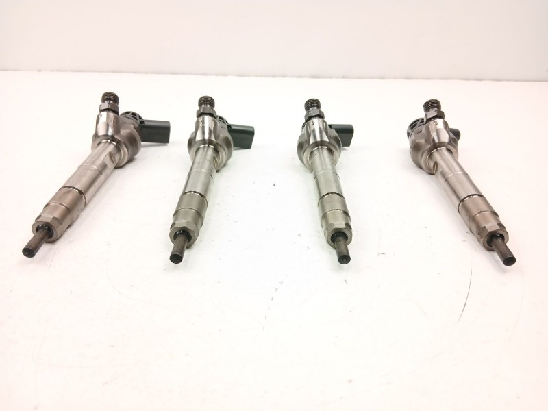 Recambio de inyectores juego para bmw x1 (f48) sdrive 18 d referencia OEM IAM 8514146 0445110613 