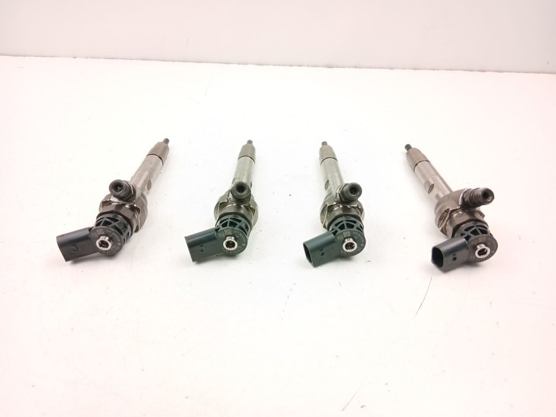 Recambio de inyectores juego para bmw x1 (f48) sdrive 18 d referencia OEM IAM 8514146 0445110613 