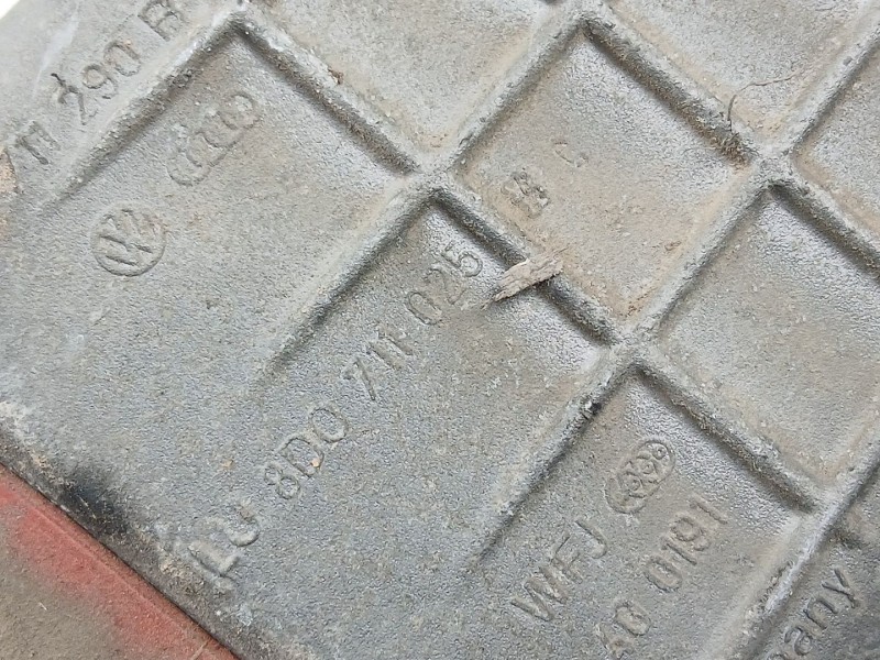 Recambio de palanca cambio manual para audi a4 b5 (8d2) 1.9 tdi referencia OEM IAM 8D0711025B  