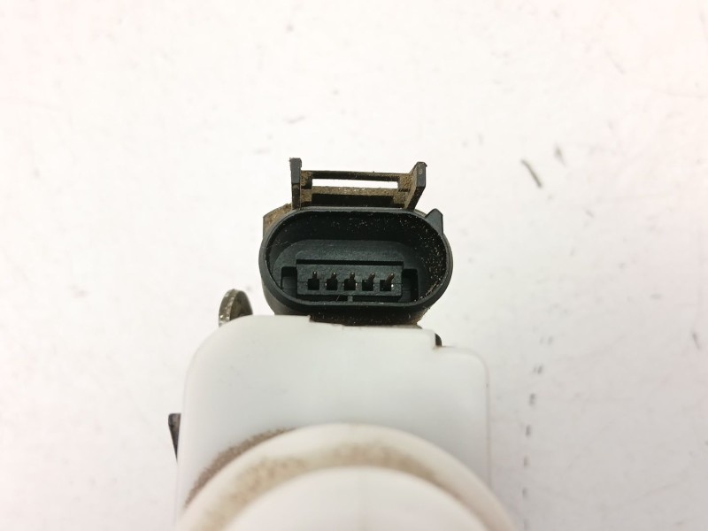 Recambio de cerradura puerta delantera derecha para audi a4 b5 (8d2) 1.9 tdi referencia OEM IAM 8D1837016A  