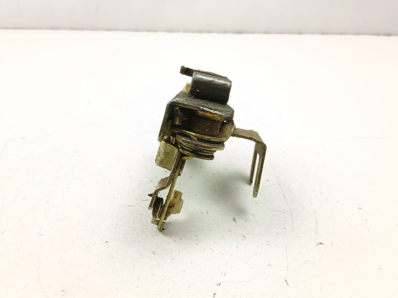 Recambio de cerradura puerta delantera derecha para nissan trade caja/chasis 2.8 d referencia OEM IAM 016063020  