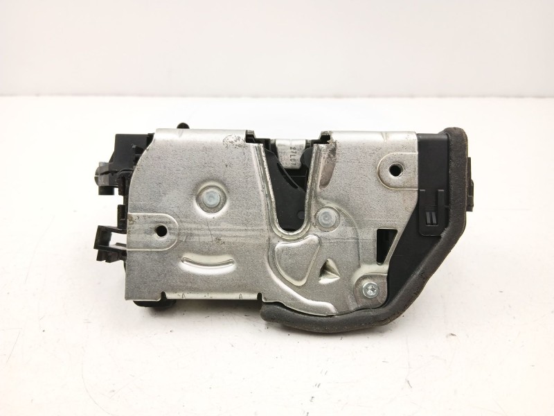 Recambio de cerradura puerta trasera derecha para bmw 3 (e90) 320 d referencia OEM IAM 7060296  