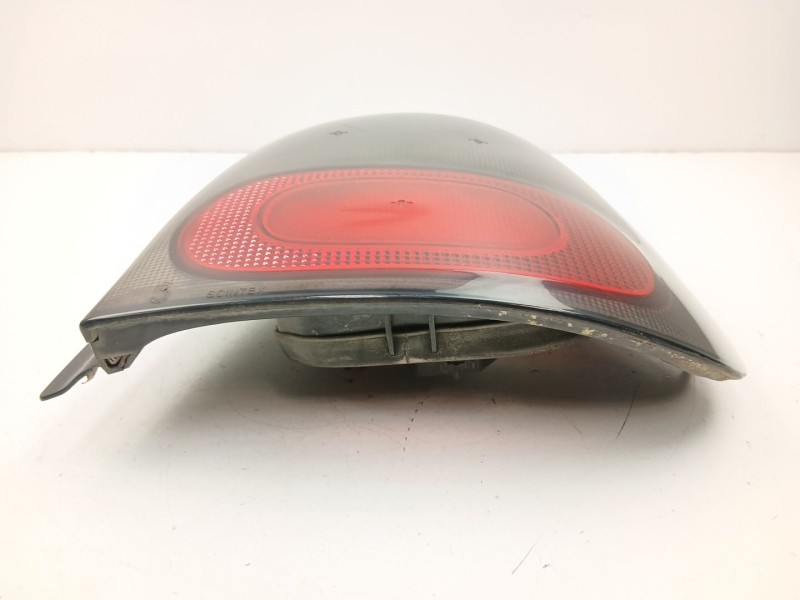 Recambio de piloto trasero derecho para renault megane scénic (ja0/1_) 1.9 dti (ja0n) referencia OEM IAM 7700831731  