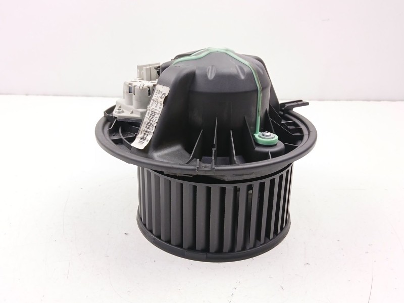 Recambio de motor calefaccion para bmw 3 (e90) 320 d referencia OEM IAM 64116933663  