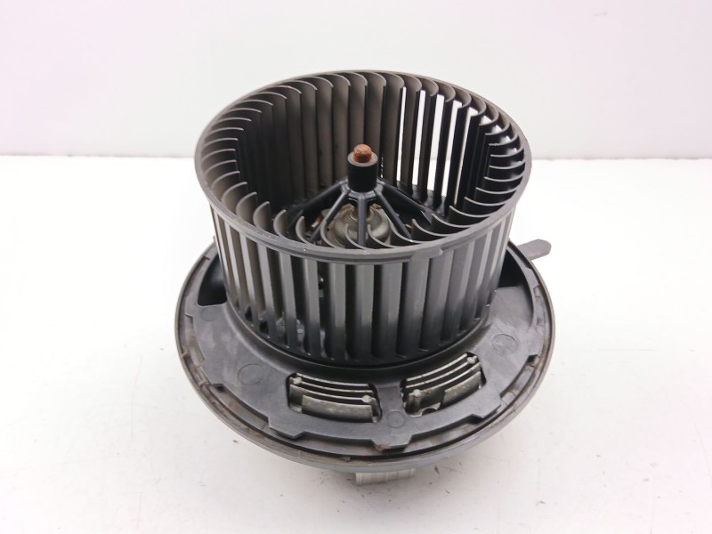 Recambio de motor calefaccion para bmw 3 (e90) 320 d referencia OEM IAM 64116933663  