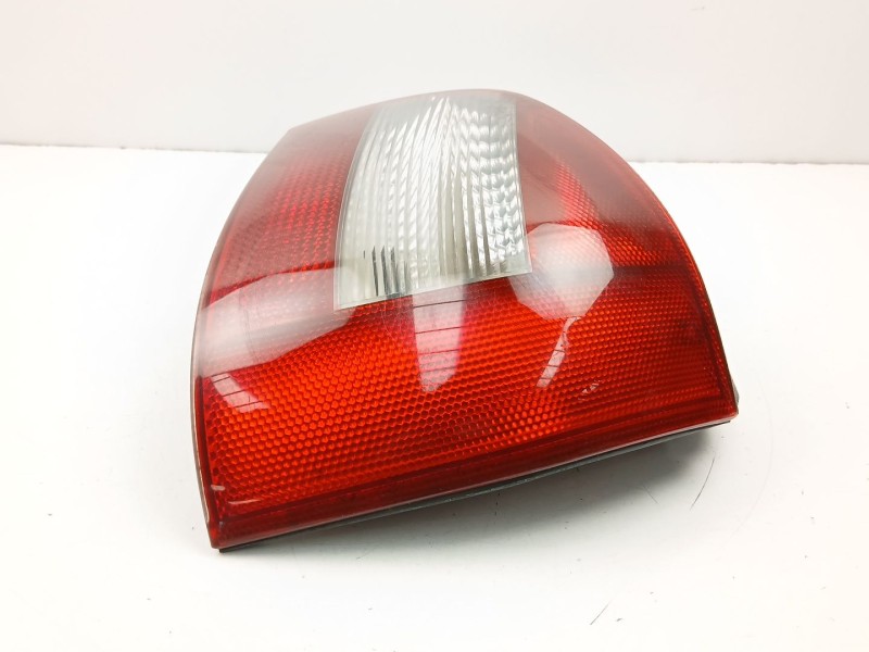 Recambio de piloto trasero derecho para audi a3 (8l1) 1.9 tdi referencia OEM IAM 8L0945096C  