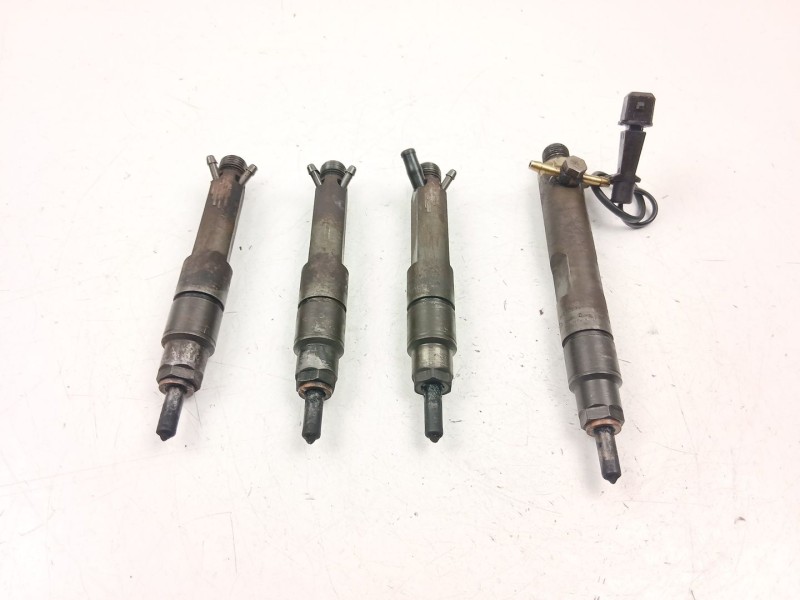 Recambio de inyectores juego para audi a3 (8l1) 1.9 tdi referencia OEM IAM 038130202A 038130202B 