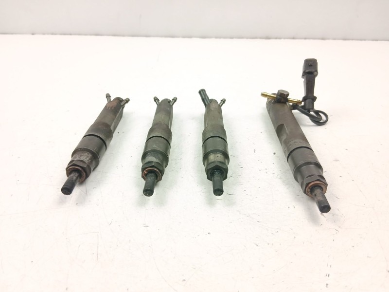 Recambio de inyectores juego para audi a3 (8l1) 1.9 tdi referencia OEM IAM 038130202A 038130202B 